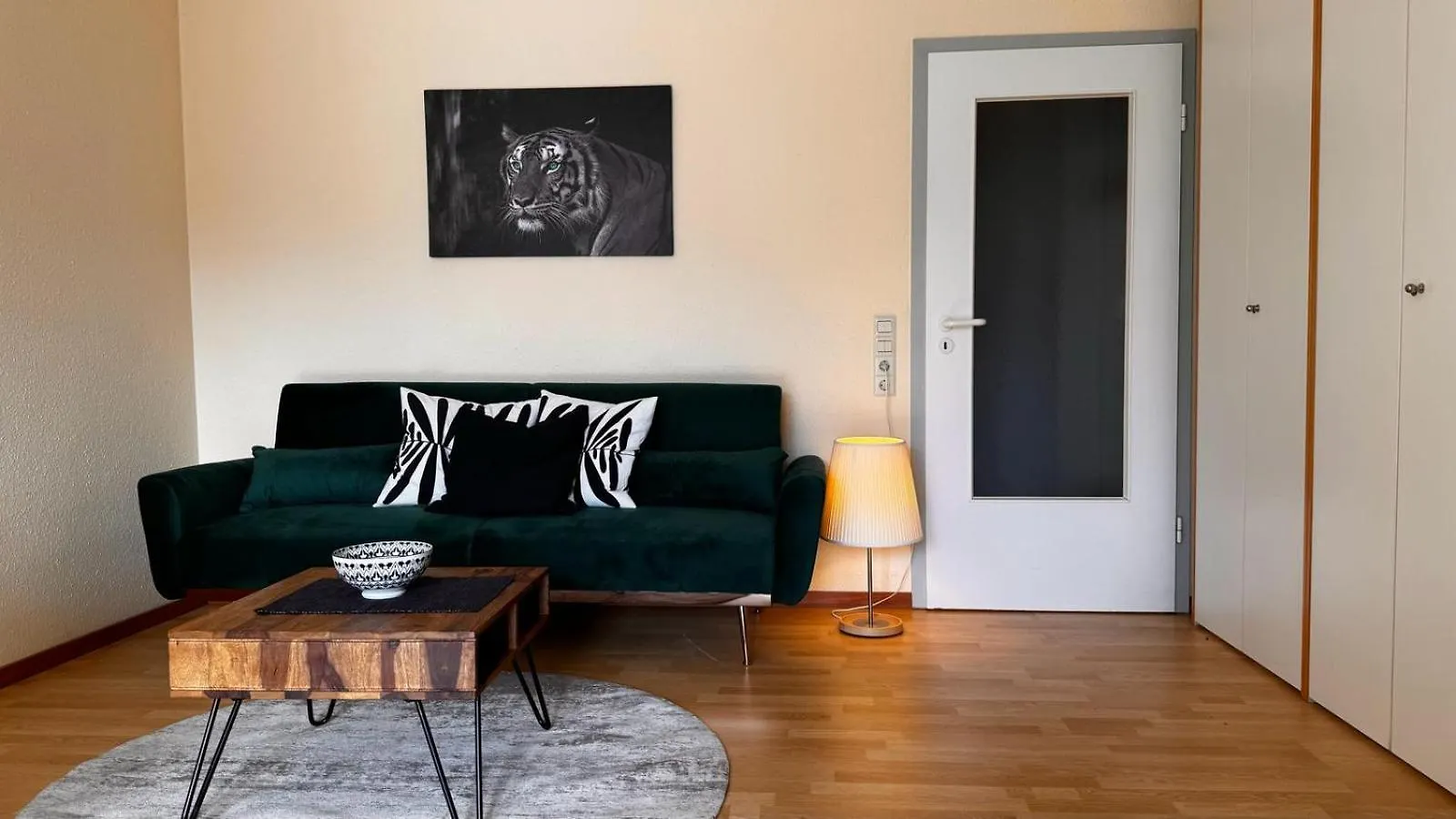 2 Zimmer Wohnung Am Milaneo Stadtmitte Hbf Stuttgart의 연락처
